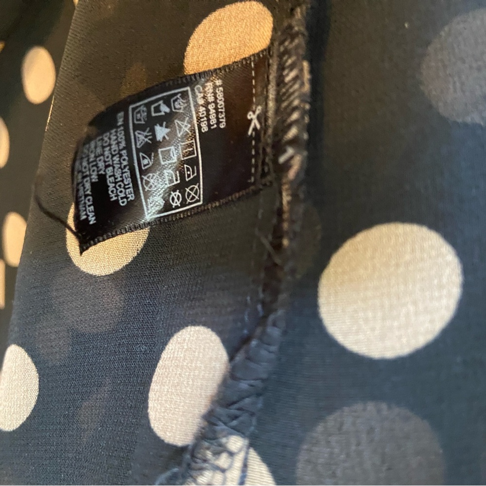 💝3/$20 Forever 21 Polka Dot Button-Down Shirt - Picture 11 of 12